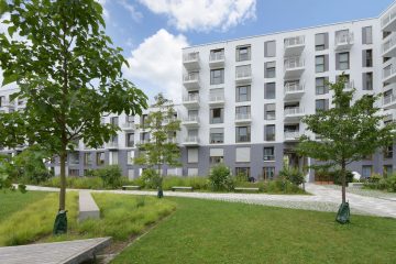 Wunderschöne 2-Zimmer Gartenwohnung mit Einbauküche und modernem Bad nahe Schlosspark, 81245 München, Erdgeschosswohnung